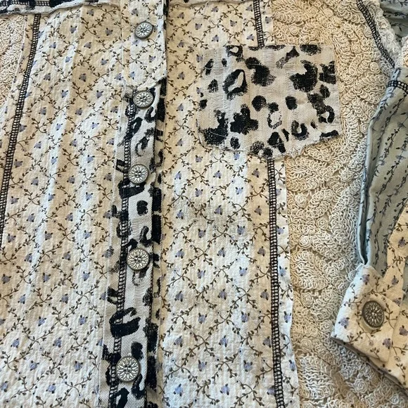 POL Patchwork Lace Leopard Floral Button up Jacket Shacket Cream and Black Small - Picture 3 of 9